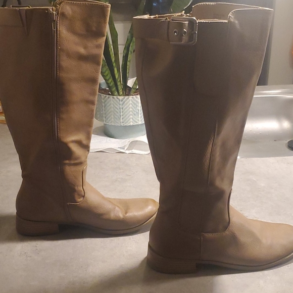 Unlisted by Kenneth Cole Boots 👢 Size 9 - Picture 4 of 6